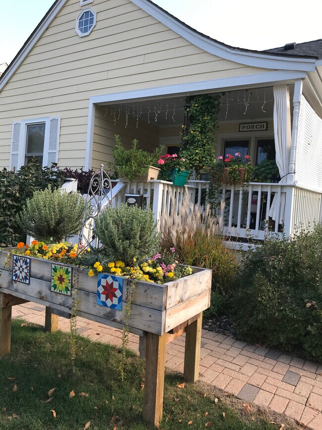 Gardens - 124 Spruce St