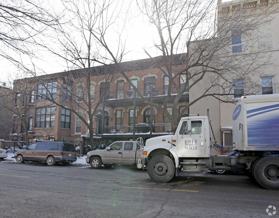 Photo - 1960 N Lincoln Park W