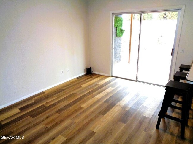 Photo - 10405 Ashwood Dr