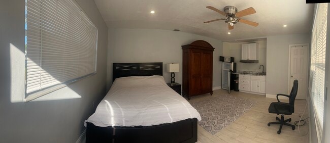 Photo - 6820 Scott St