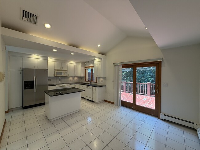 116 Grover Rd