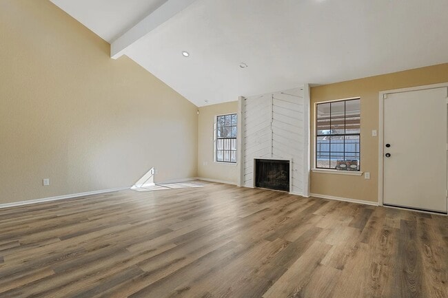 Photo - 4717 62nd St