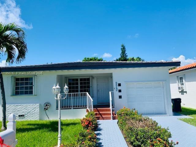 Building Photo - 8842 Carlyle Ave Rental