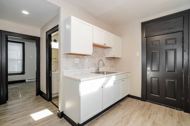 Photo - 98-100 N Hague Ave