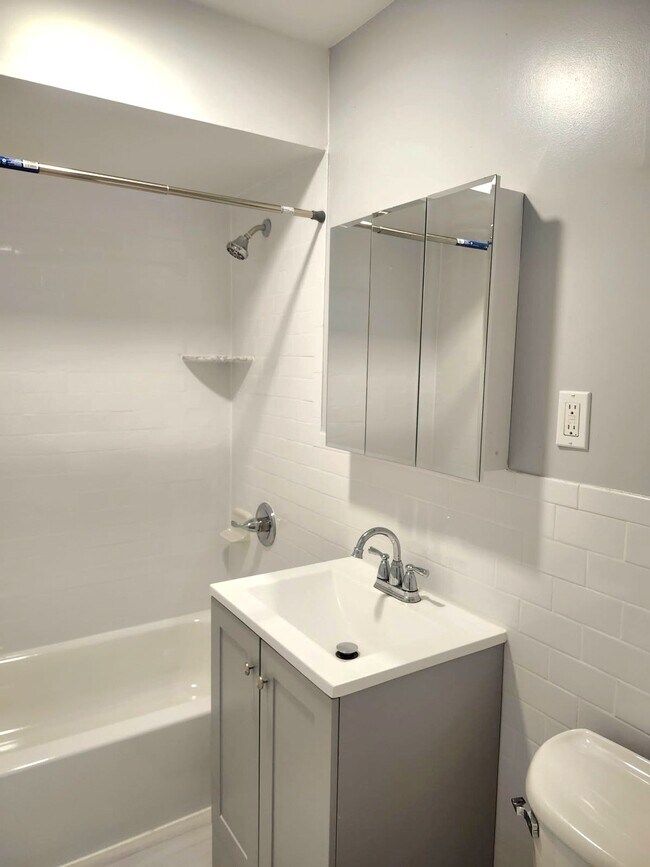 Photo - 812 - OM-812 New York Avenue LLC