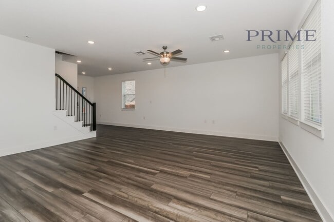 Photo - Large New Build in Pflugerville!