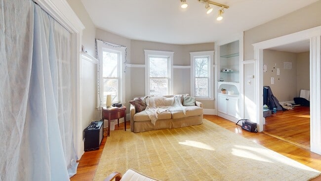 Photo - 8 Olmstead St Unit 3