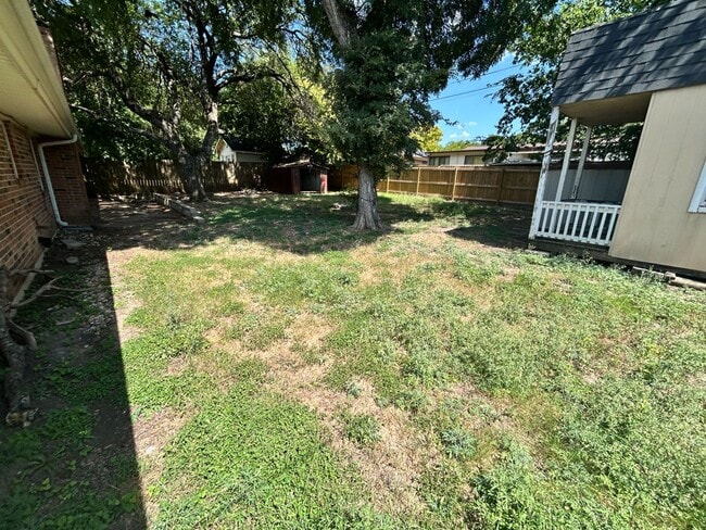 Photo - 1605 Miranda Ave