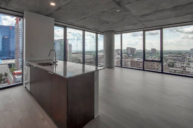 Photo - 2133 S Wabash Ave