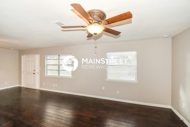 Building Photo - 3 Bedroom Pet-Friendly Home in Jacksonvill...