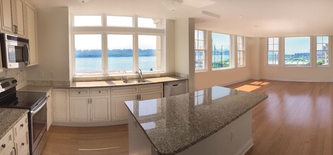 Photo - The Alexander