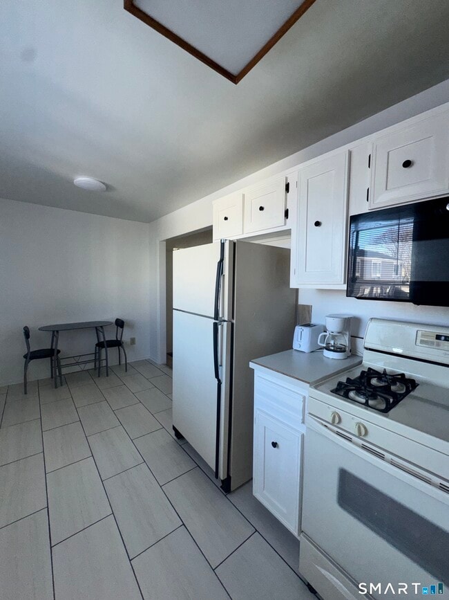 Photo - 4 Van Zant St Unit B13