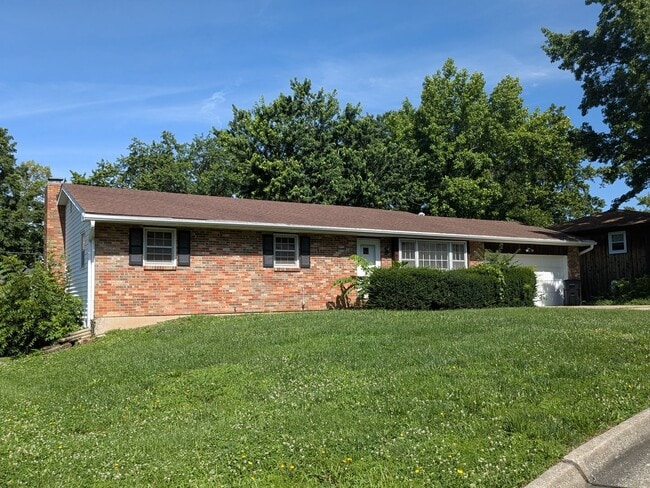 2513 Lilac Dr