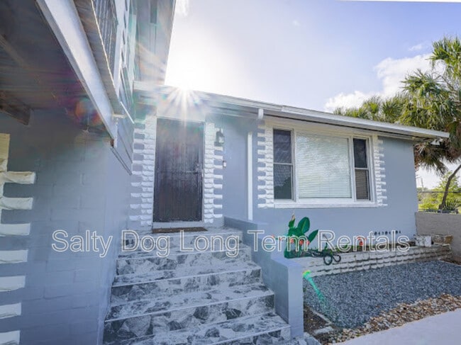 Photo - 1208 N Halifax Ave