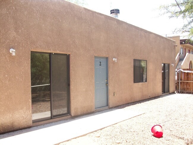 Building Photo - 802 E Lester St Unit #2 Rental