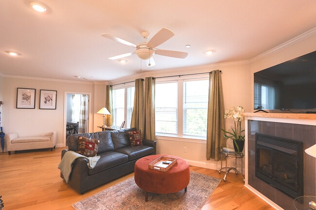 Photo - 1008 Tremont St Unidad 9