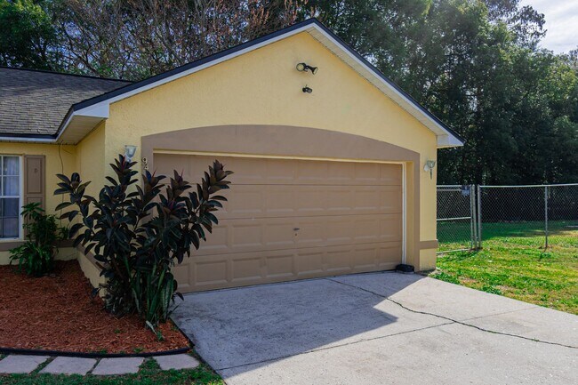 Photo - Very Nice 3/2 Home w/ Fenced Yard in St. Cloud with Bonus Room