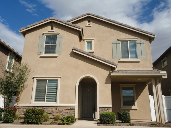 Building Photo - Great Rental Location