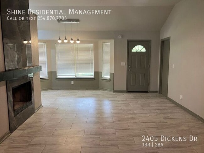 Photo - 2405 Dickens Dr