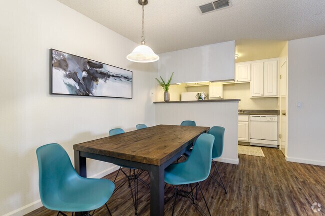 3BR, 2BA - 1,175SF