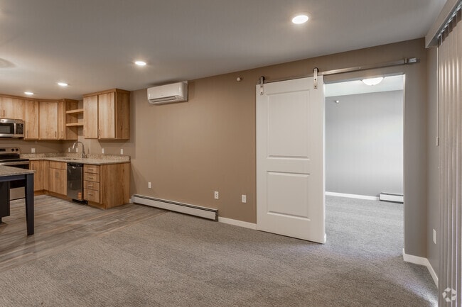 1BR, 1BA w/ Den - 776SF - Living Room