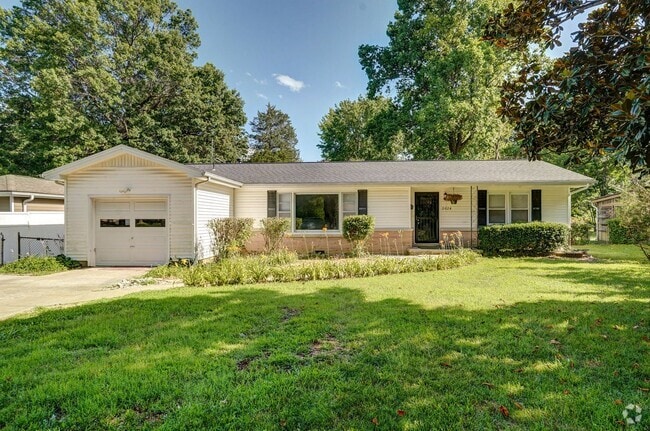 Building Photo - Adorable 3 Bedroom, 1.5 Bathroom House!