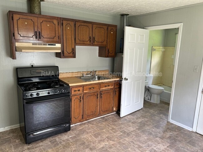 Photo - 1111 Dewey St Unit B
