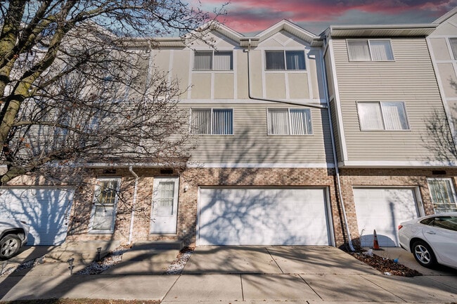 Photo - 7024 100th St Townhome