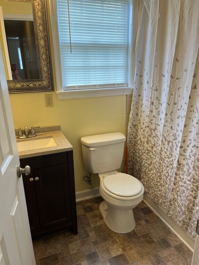 Photo - 208 N Kent St Unit 208 N. Kent St -  B