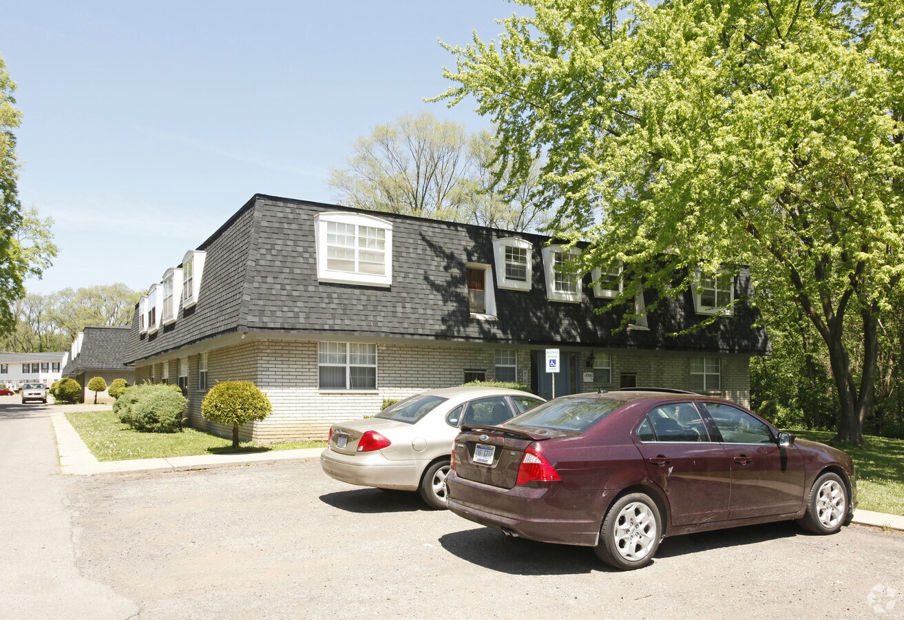 Willow Creek Apartments - Willow Creek Apartments