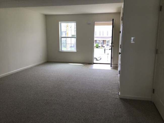 Photo - 2809 Mannerchor Rd