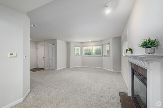 2BR, 2BA - 1,094SF - Living Room