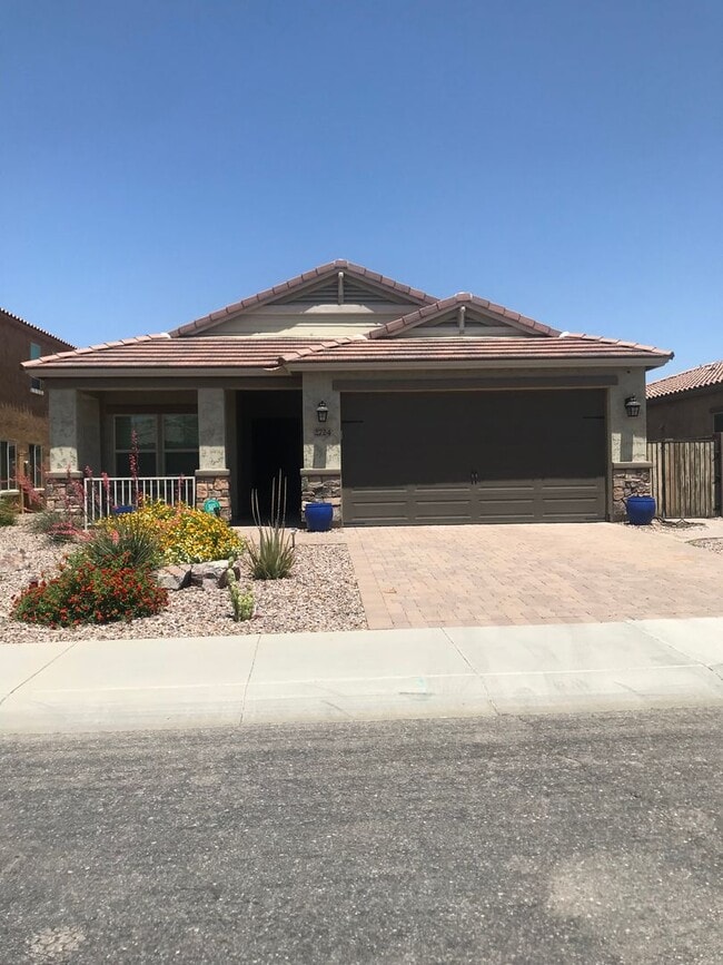 Building Photo - Beautiful 4 br/2ba Home in Adora Trails Neighborhood Gilbert AZ Available in July!