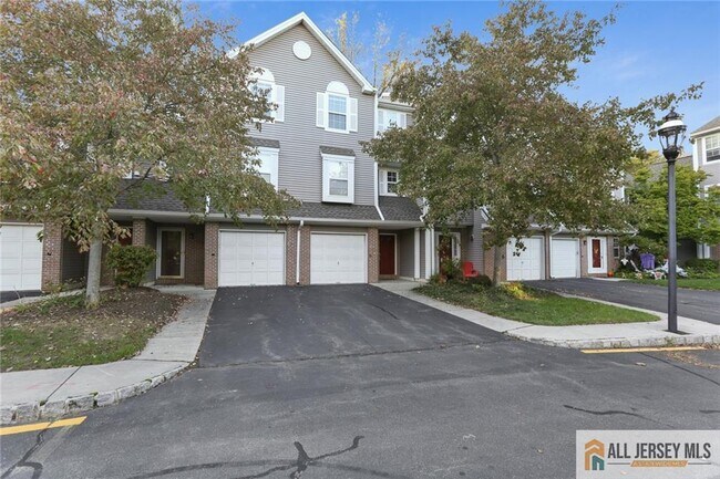 Building Photo - 140 S Barrow Pl