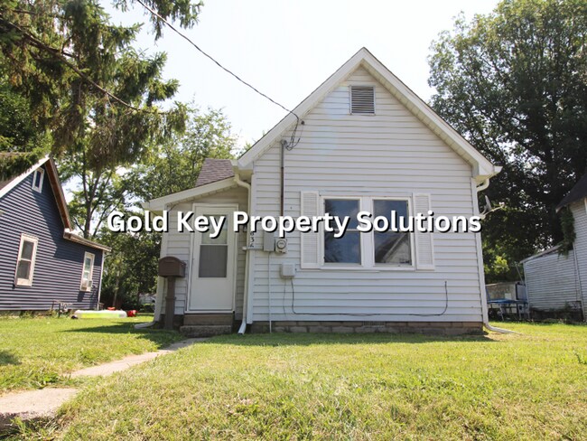 Photo - Fully Renovated 3 BR 2 BA House with Upgraded Appliances (NO SECTION 8)