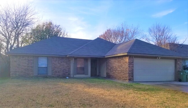 Building Photo - 6216 Lotus Dr Rental