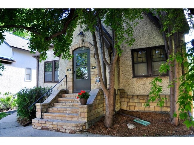 Building Photo - 1015 26th Ave SE