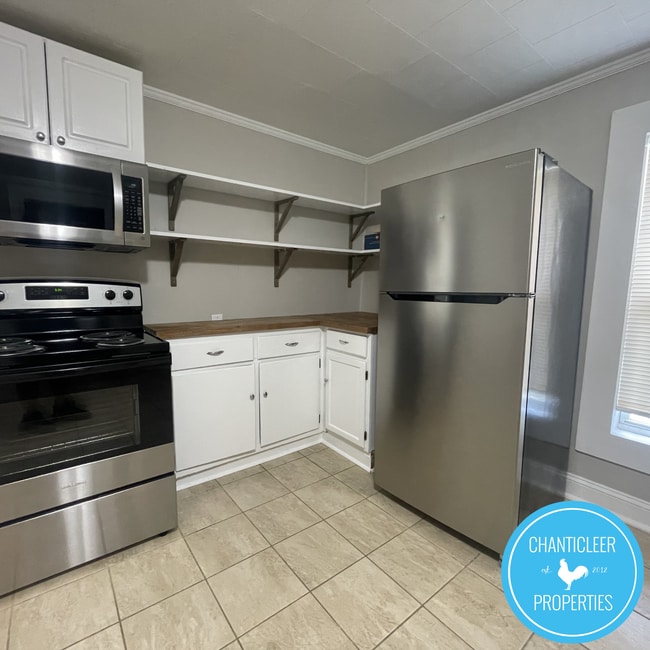 1604 E Main St