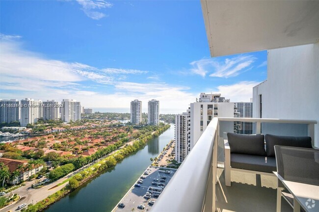 Building Photo - 3625 N Country Club Dr Unit PENTHOUSE IN AVENTURA