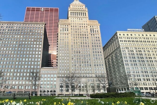 Building Photo - 310 S Michigan Ave Unit 1010 Rental