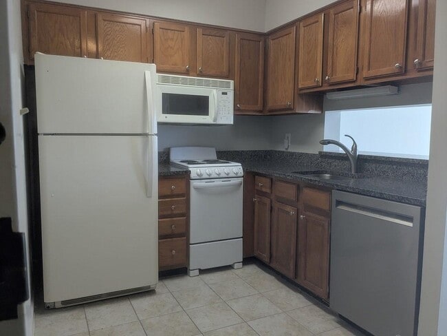 Photo - 300 Johnson Ferry Rd Condo Unit A1006