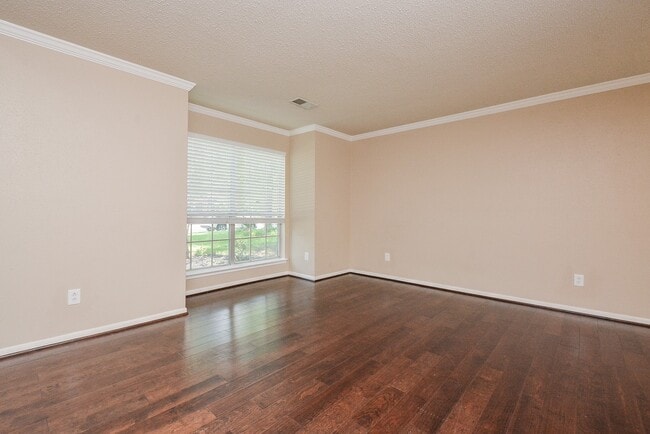 Photo - 10 Ridgecross Pl
