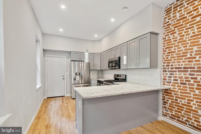 Photo - 1718 Edgley St