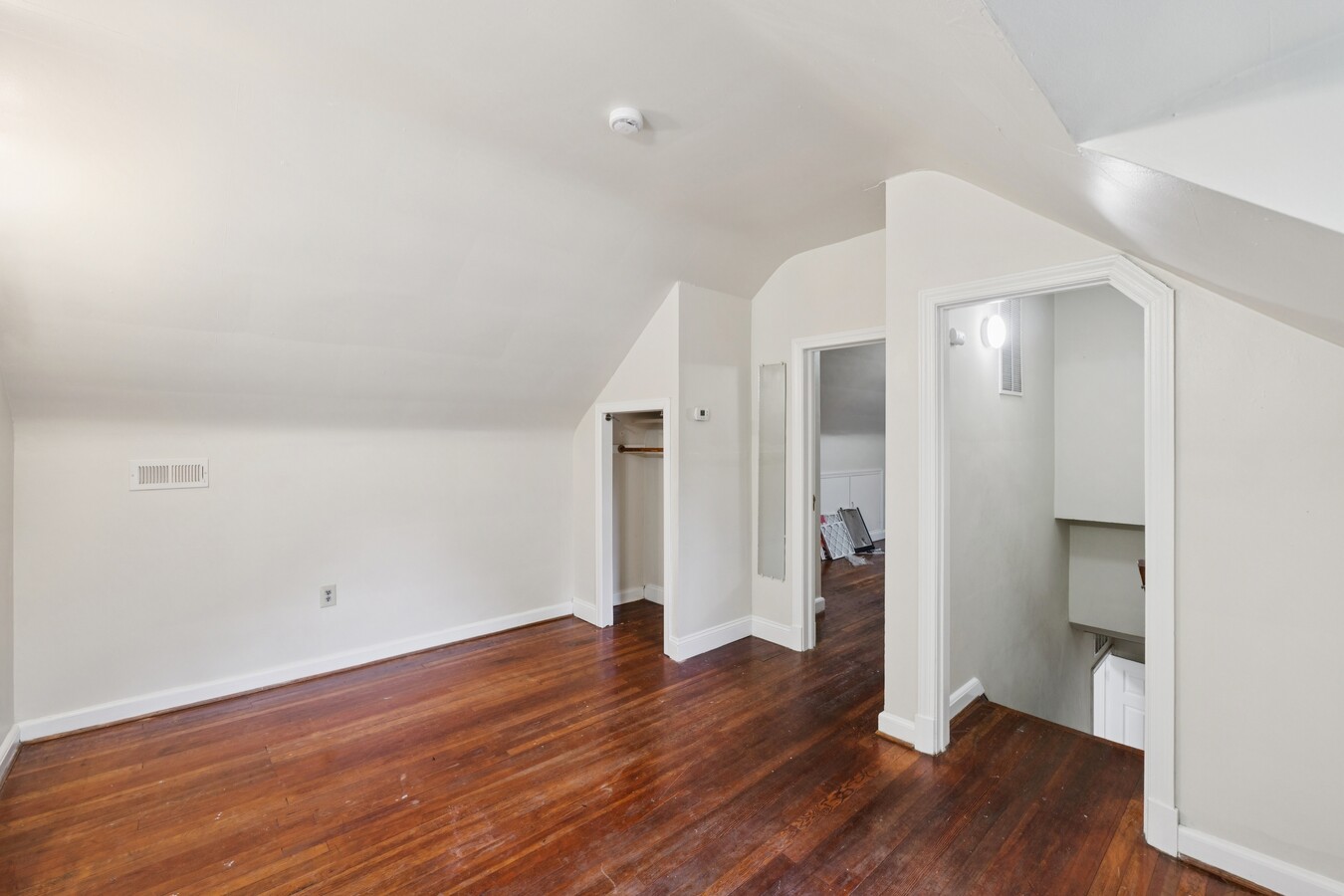 Photo - 4811 Calvert Rd