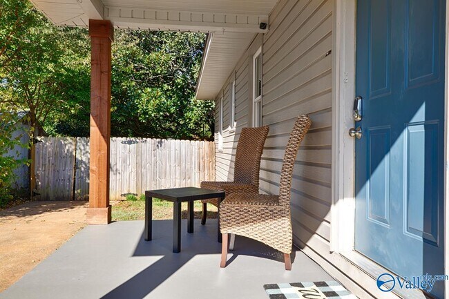 Photo - 4006 Cloverdale Dr NW