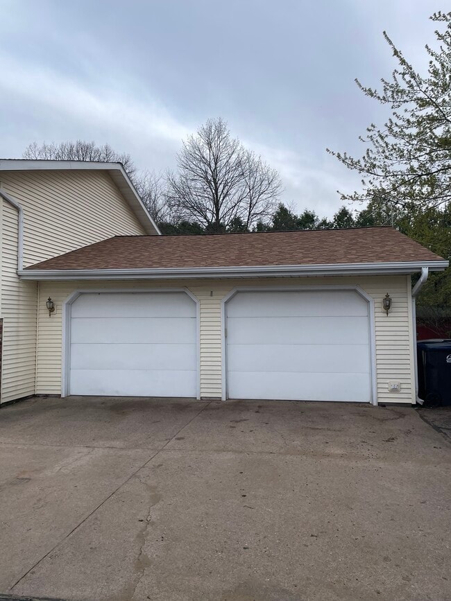 Photo - 3301 Larry Dr