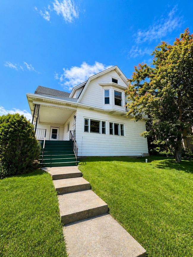 Building Photo - 601 Woodland Ave Unit Lower