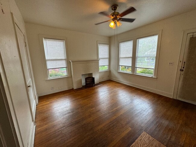 Photo - 547 Wilkinson St