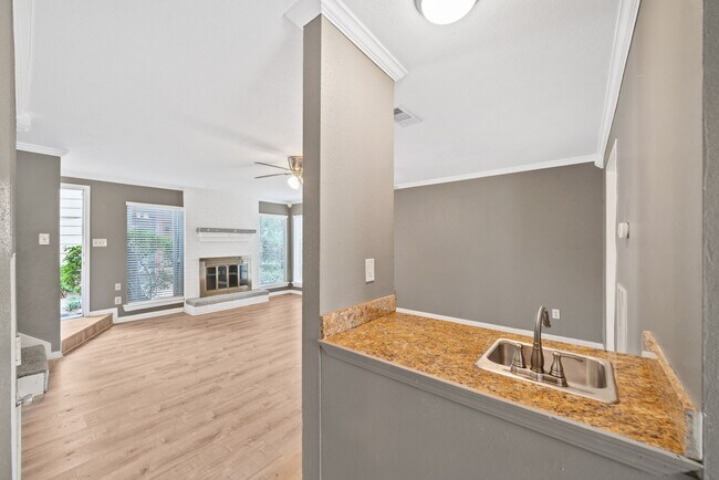 Photo - 7716 Challie Ln Unidad 7716