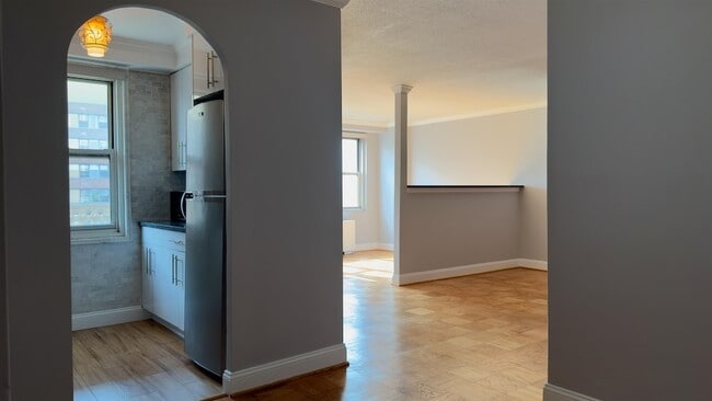 Photo - 201 St Pauls Ave Condo